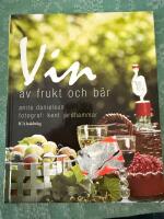 Vin av frukt och b&auml;r