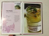 Skakad klassiska coctails-skakade inte r&ouml;rda