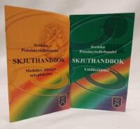 Svenska pistolskyttef&ouml;rbundet : Skjuthandbok : Utbildningsdel + Medaljer, m&auml;rken och plaketter 