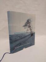 En or&ouml;rd str&auml;ng : Dag Hammarskj&ouml;lds liv i haiku och fotografier