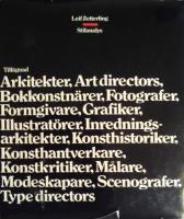 Stilanalys. F&ouml;rs&ouml;k till analys av f&ouml;rh&aring;llandet mellan de olika tidsepokernas skrifter (typsnitt) och andra stiluttryck (arkitektur, m&aring;leri, skulptur, m&ouml;belkonst, nyttokonst, kl&auml;dedr&auml;kter mm) fr&aring;n det antika Rom till nutiden