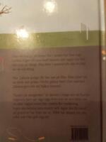 Ensam p&aring; skolg&aring;rden