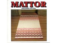Mattor med r&auml;nder och rutor.