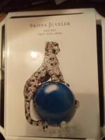 Sk&ouml;na juveler : smycken fr&aring;n &aring;tta sekel : Nationalmuseum, Stockholm, 9 juni-15 oktober 2000