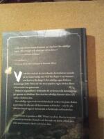 Den od&ouml;dliga sagan : om hur och varf&ouml;r vi ber&auml;ttar historier