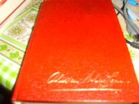 &Aring;tta glas : roman