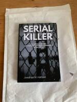 Serial killer : the untold stories of the most notorius criminals of Alcatraz