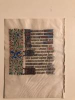 Vackert litet blad ur en illuminerad handskrift, Livres d&acute;Heures, Tideg&auml;rdsbok p&aring; latin, Paris cirka 1460
