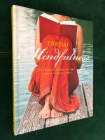 En resa i mindfulness : bli fri fr&aring;n stress och oro genom att leva i nuet