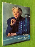 Den bl&aring; elden : Hertha Bengtson