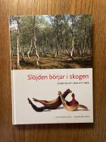 Sl&ouml;jden b&ouml;rjar i skogen