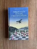 Tordyveln flyger i skymningen