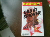 D&ouml;d &aring;t spioner (Manhattan 421)