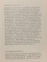 Kritiska &ouml;gonblick : ess&auml;er, artiklar 1946-1986