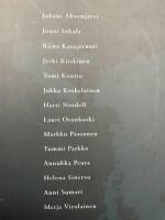 Ett svart f&aring;r i motljus : 14 unga finska poeter