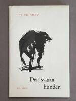 Den svarta hunden : ess&auml; och dikter