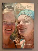 Dumma byxa ut och g&aring; n&auml;r man nappar p&aring; en t&aring; : : en bok f&ouml;r tjejer och kvinnor : Kattis och Sandras brevv&auml;xling : den f&ouml;rsta samlingen