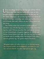 Manglade dukar och vikta servetter