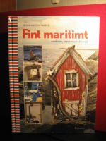 Fint maritimt med sten, sn&auml;ckor och drivved