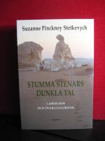 Stumma stenars dunkla tal - Lab&iacute;ds ode och &ouml;verg&aring;ngsriten