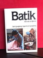 Batik fr&aring;n n&auml;r och fj&auml;rran
