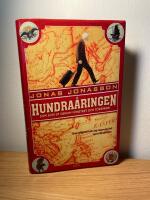 Hundra&aring;ringen som klev ut genom f&ouml;nstret och f&ouml;rsvann