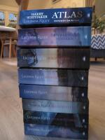 De sju systrarna 7 b&ouml;cker: De sju systrarna, Stormsystern, Skuggsystern, P&auml;rlsystern, M&aring;nsystern, Solsystern, Den saknade systern, Atlas historien om Pa Salt 