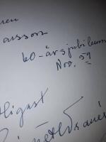 Till sagolandet /&nbsp;ett urval av Signe H. Wran&eacute;r.