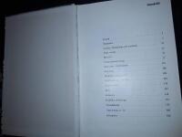 Trasmattor och andra mattor / M&auml;rta Brod&eacute;n, Gertrud Ingers.