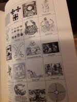 Symbollexikonet / Hans Biedermann ; &ouml;vers&auml;ttning: Paul Frisch och Joachim Retzlaff ; [illustrationer: Sibylle Biedermann].