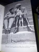 Mitt liv med prins Bertil av prinsessa av Sverige Lilian +	 "K&auml;re prins, godnatt!" av Lennart Bernadotte. [ 2 memoarb&ouml;cker] 