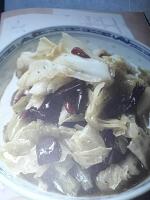 Jamies Amerika / Jamie Oliver ; fotografier och collage av David Loftus ; &ouml;vers&auml;ttning av Johan Nilsson.