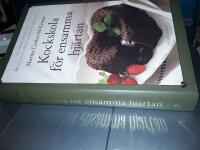 Kockskola f&ouml;r ensamma hj&auml;rtan / Marita Conlon-McKenna ; &ouml;vers&auml;ttning av Eva Hask&aring;.