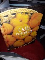 Odla tomater / &Aring;ke Truedsson ; [foto: &Aring;ke Truedsson].