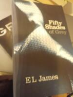 Fifty Shades of Grey + Grey (2-pocket books, English)