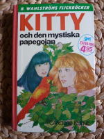 KITTY OCH DEN MYSTISKA PAPEGOJAN
