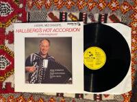 Hallberg&rsquo;s Hot accordion in the foreground