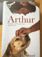 Arthur : gatuhunden som l&auml;mnade djungeln och hittade hem