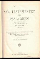(Bibeln. Nya Testamentet. Psaltaren. Svenska. 1917. 1950) Nya testamentet och Psaltaren. &Ouml;vers&auml;ttning gillad och stadf&auml;st av Konungen &aring;r 1917. Med Luthers f&ouml;retal till Nya testamentet, romarbrevet och Psaltaren, ordf&ouml;rklaringar och sakupplysningar m. m., Svenska kyrkans predikotexter samt karta &ouml;ver Palestina. 