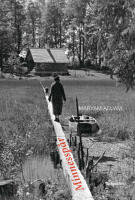 Minnessp&aring;r : H&aring;gkomstens rum och r&ouml;relse i skuggan av flykt