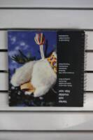 Vantar och muddar fr&aring;n norr : [sticka, virka och sy vantar och muddar fr&aring;n de fyra nordligaste l&auml;nen : 12 beskrivningar fr&aring;n J&auml;mtland, Norrbotten, V&auml;sterbotten, V&auml;sternorrland]