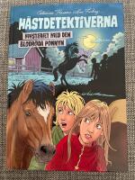 Mysteriet med den blodr&ouml;da ponnyn