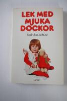 Lek med mjuka dockor