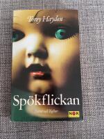 Sp&ouml;kflickan