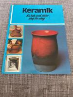 Keramik : en bok med id&eacute;er steg f&ouml;r steg