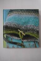 Stickning : personligt & handgjort