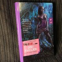 D&ouml;d i familjen.  En Sookie Stackhouse-roman.