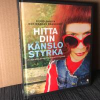 Hitta din k&auml;nslostyrka : en v&aring;ga s&auml;tta gr&auml;nser-bok f&ouml;r sensitivt beg&aring;vade