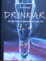 Drinkar efter en v&auml;lsmakande m&aring;ltid