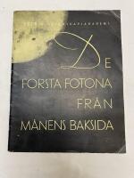 De f&ouml;rsta fotona fr&aring;n m&aring;nens baksida.